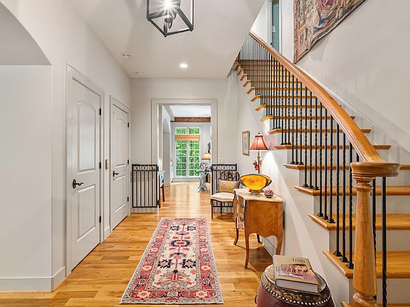 3rd image of 504 Rookwood Pl