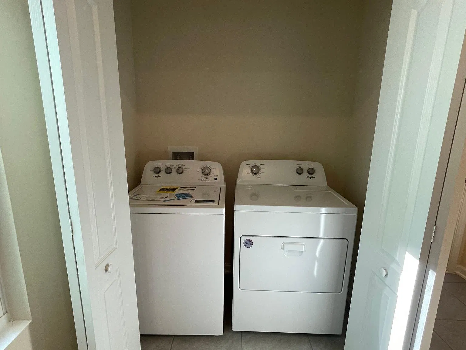 3 bed, 2.5 bath, 1502 sqft, $1,995 — Photo 4