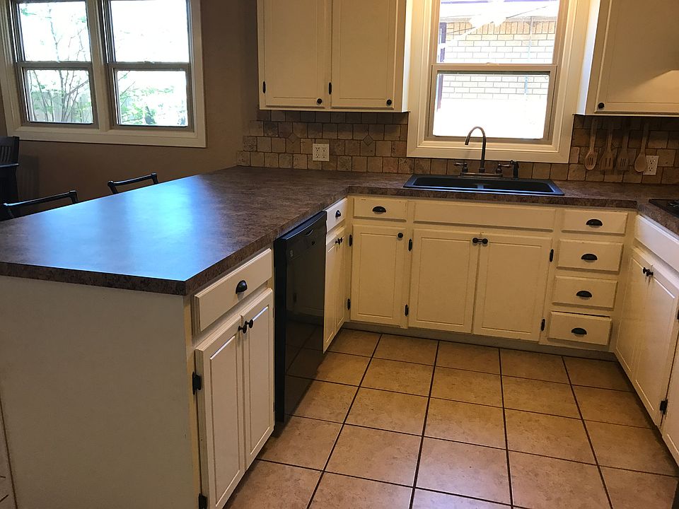1st image of 125 Merritt Dr