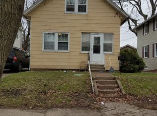 3220 16th Ave, Rock Island, IL