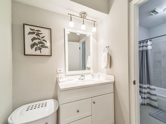 2nd image of 1413 Ramada Dr #1413