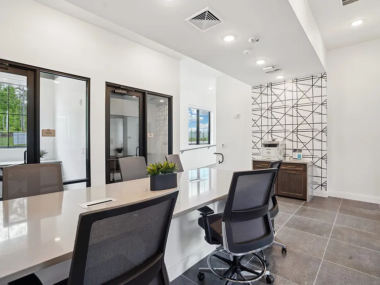 The Pullman Luxury Apartments — Photo 38