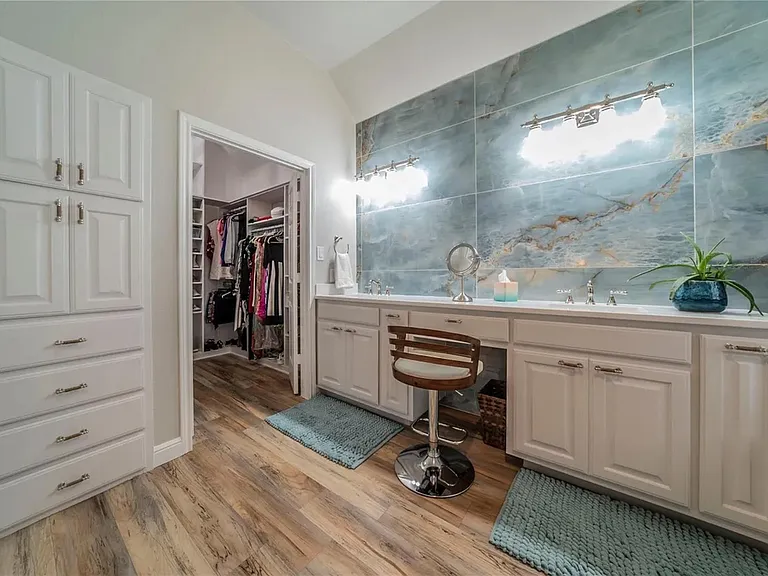 1510 Pecan Valley Ct — Photo 13