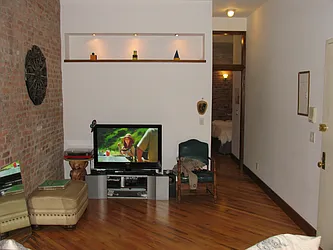 Rented by Rapid Realty Cobble Hill