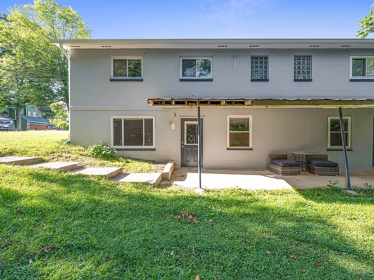 Cedar Dr — Photo 2
