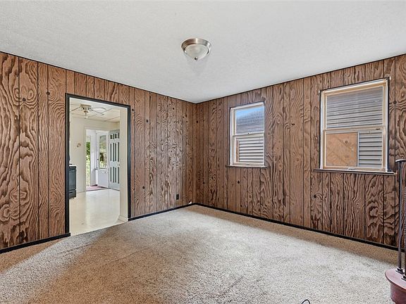 4th image of 33 Wood St