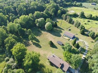 6776 Farley Rd, Pinckney, MI 48169