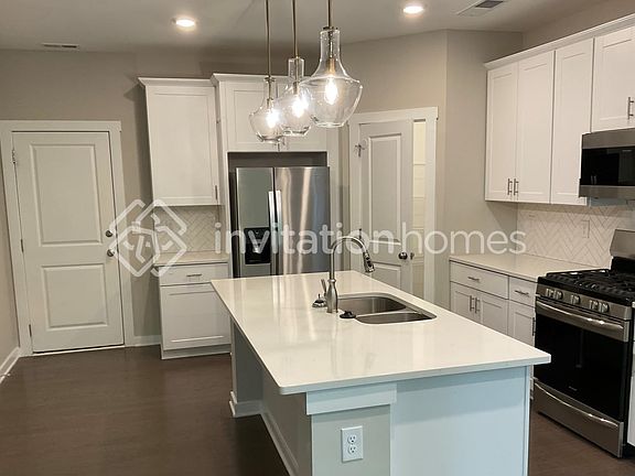 2nd image of 6308 Coatbridge Ln