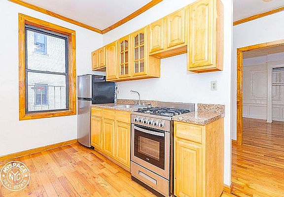 2nd image of 280 Crown St APT F6