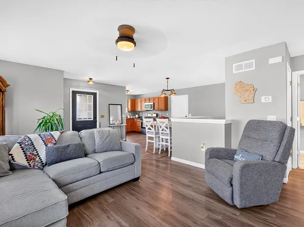 19 Cordelia Cres, Madison, WI 53704
