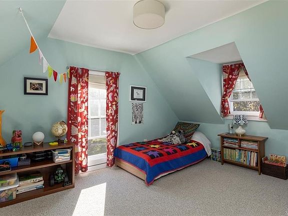 5th image of 442 Prospect Ave