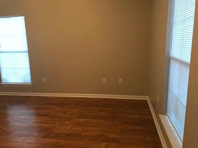 265 Greenhaven Dr — Photo 4