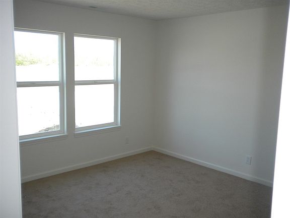 3rd image of 3109 Daugherty Dr