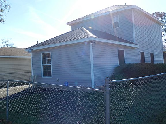 3rd image of 2065 Hartridge St