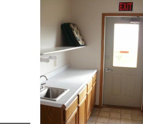 5th image of 190 Sunnyview Dr