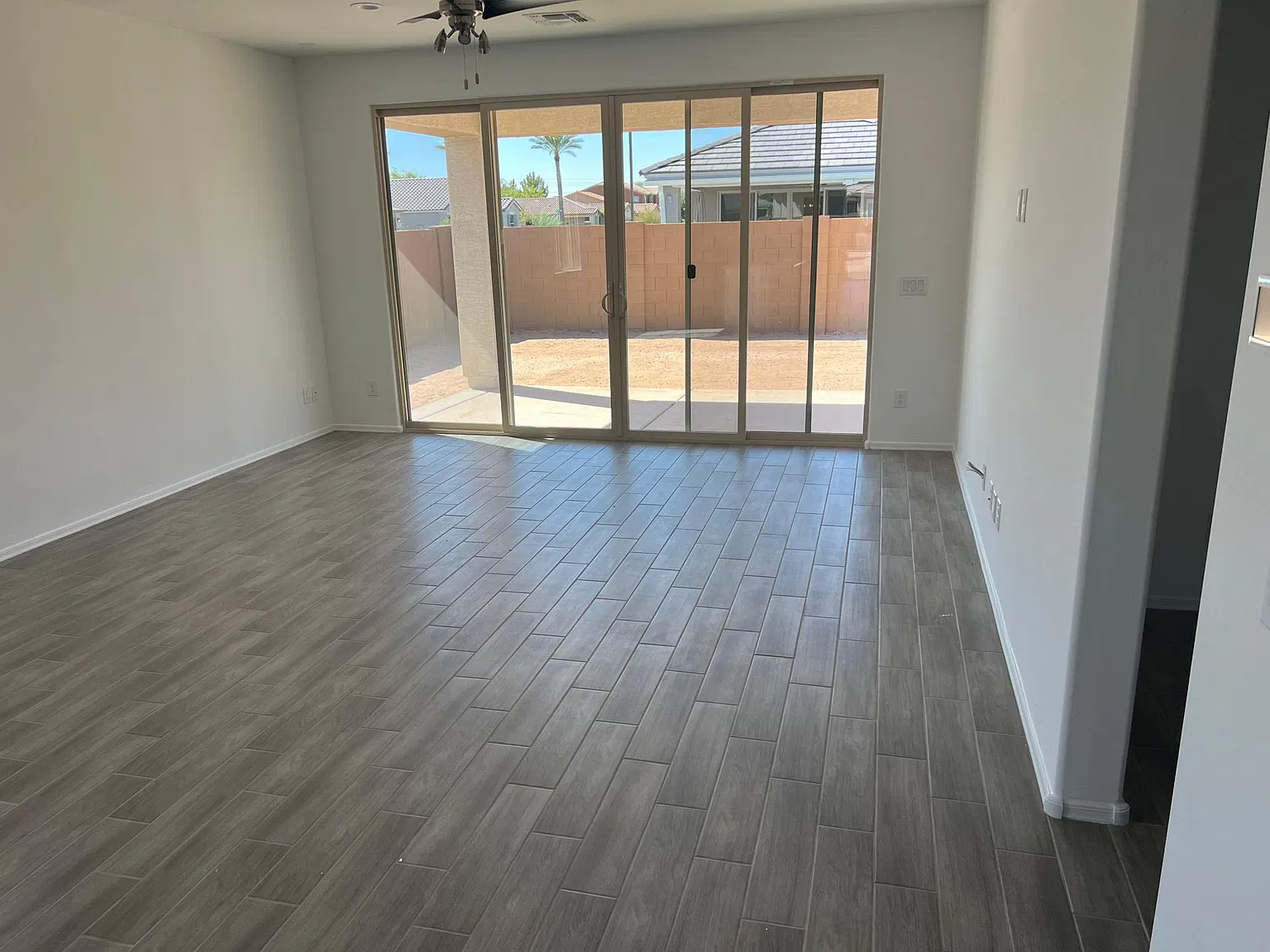 383 E Caribbean Dr — Photo 4