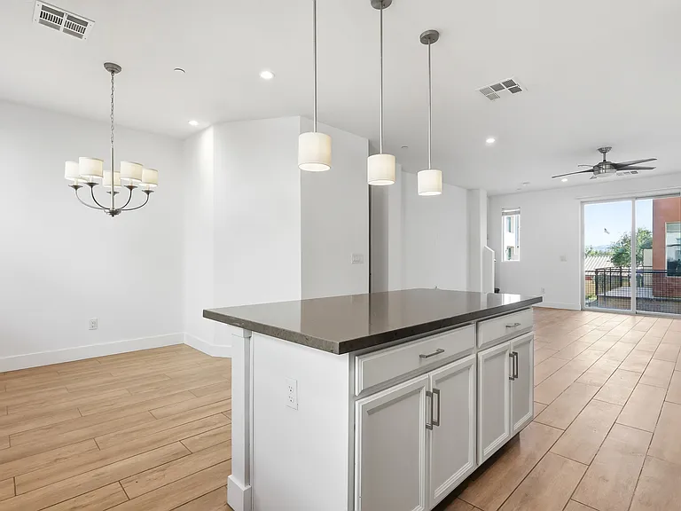 820 N 8th Ave #24 — Photo 9