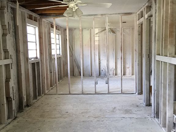 3rd image of 255 Linkwood St