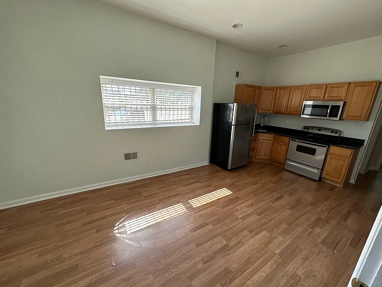 2600 Wilder St — Photo 2