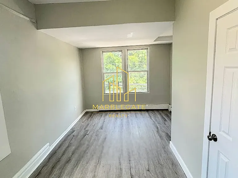 27-29 N Munn Ave #22 — Photo 3