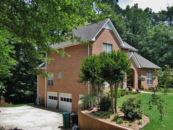 Drive way/2 car garage