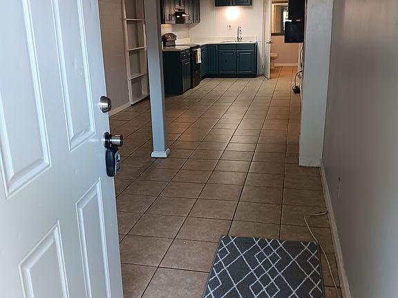 5th image of 3947 State Road 60 E #C