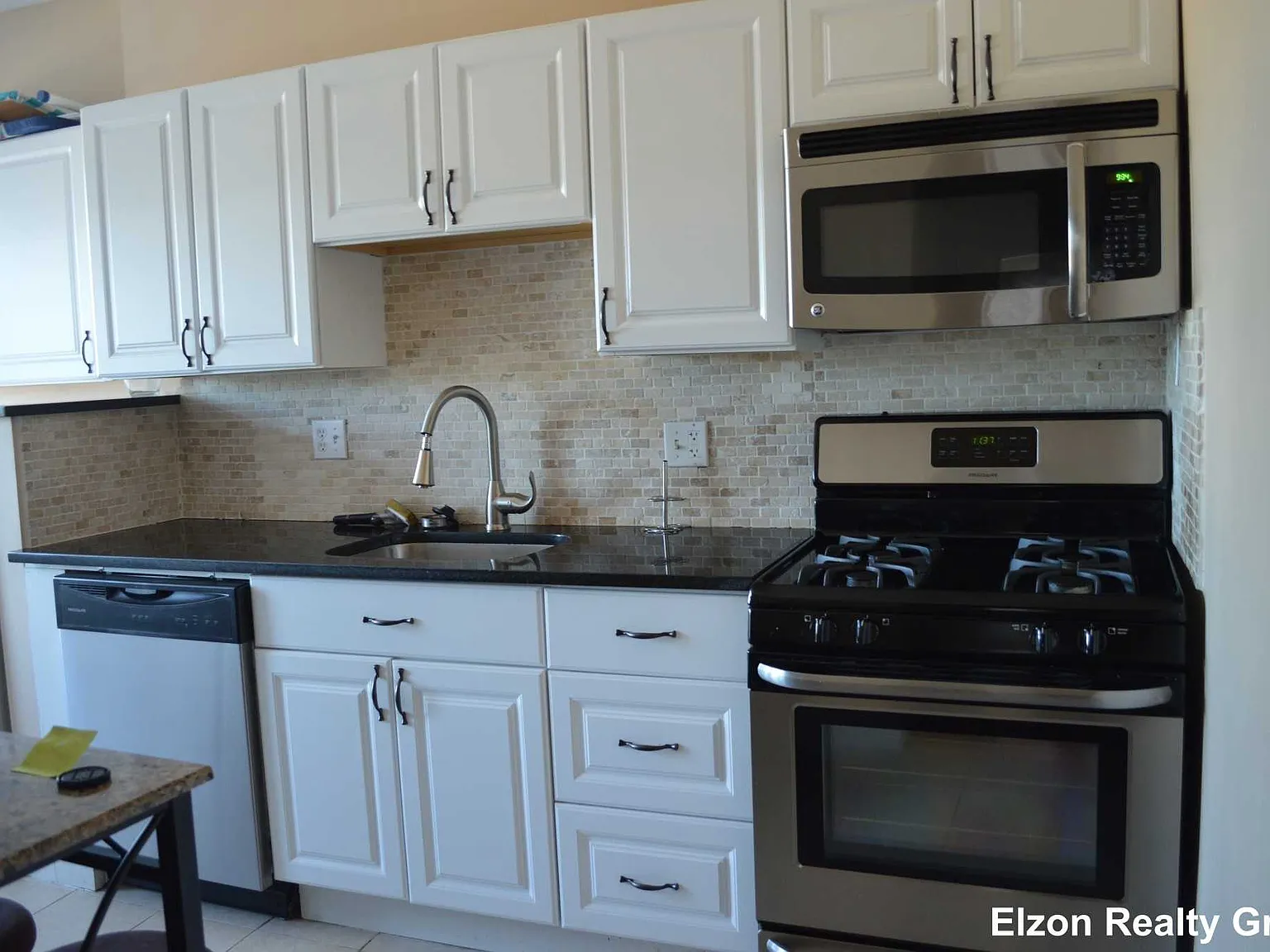 3 bed, $5,000 — Photo 4