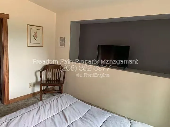 298 Woods Rd — Photo 8