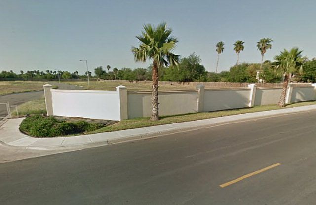 1st image of 2602 S 41st Ln