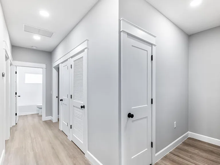 631 Oakland Ave — Photo 4