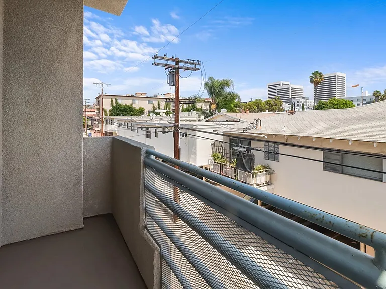 1828 Purdue Ave #203 — Photo 20