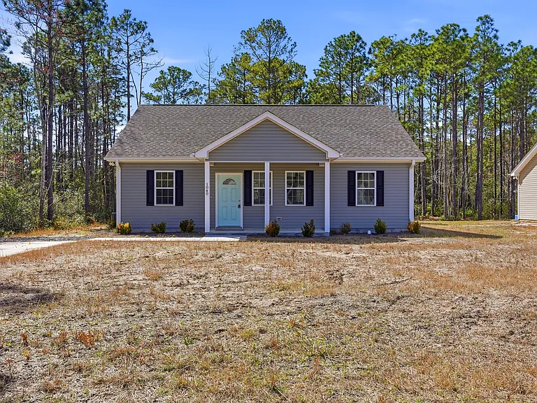 1040 Beaufort Rd — Photo 1