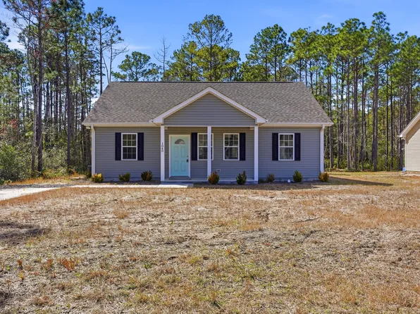 1040 Beaufort Rd, Southport, NC 28461