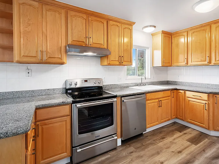 21 Windward Dr — Photo 5