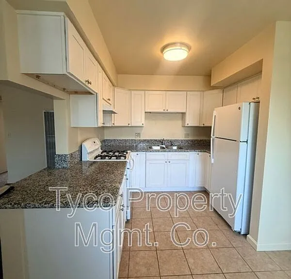 591 D St #J — Photo 1