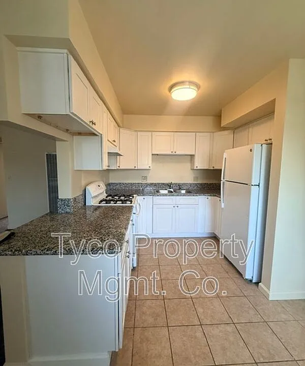 591 D St #J