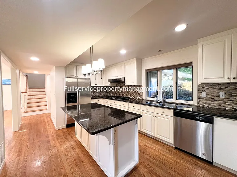 8822 SE 59th St — Photo 8
