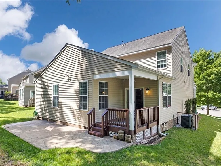 7319 Vicenzo Dr — Photo 15