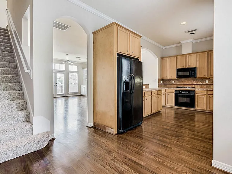 513 Leverkuhn St — Photo 8