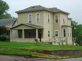 1100 Parallel St, Atchison, KS 66002