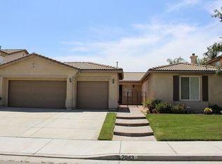 7043 Blackbird Ln, Corona, CA 92880