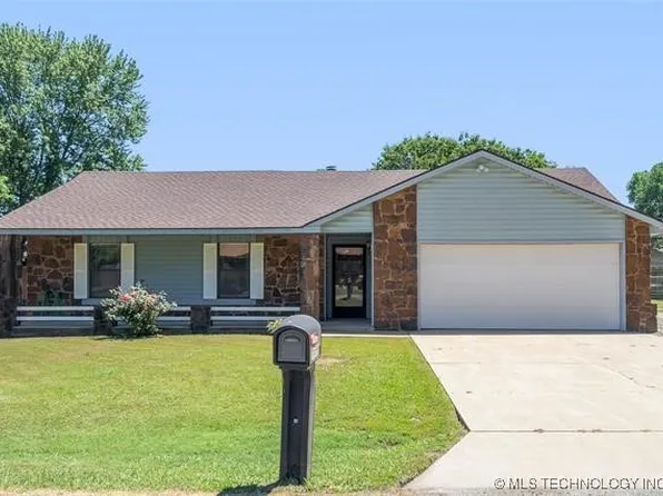 9488 E Mulberry Ln, Claremore, OK 74019