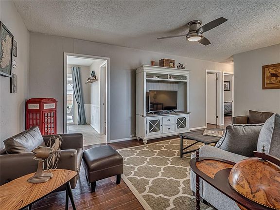 4th image of 4212 Epperly Dr