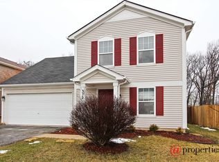 372 E Camden Ln, Round Lake Beach, IL 60073