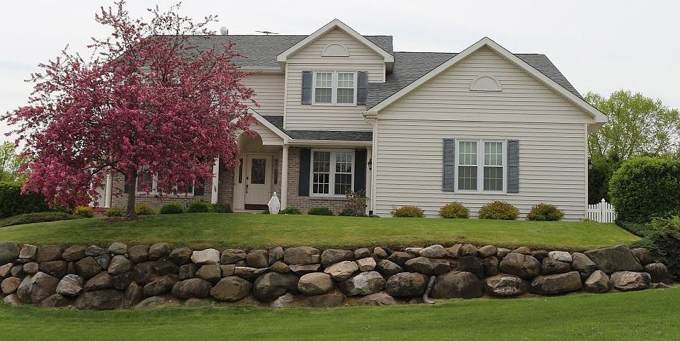 1st image of 815 Cambridge Dr