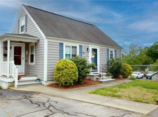 26 Urquhart St, West Warwick, RI 02893