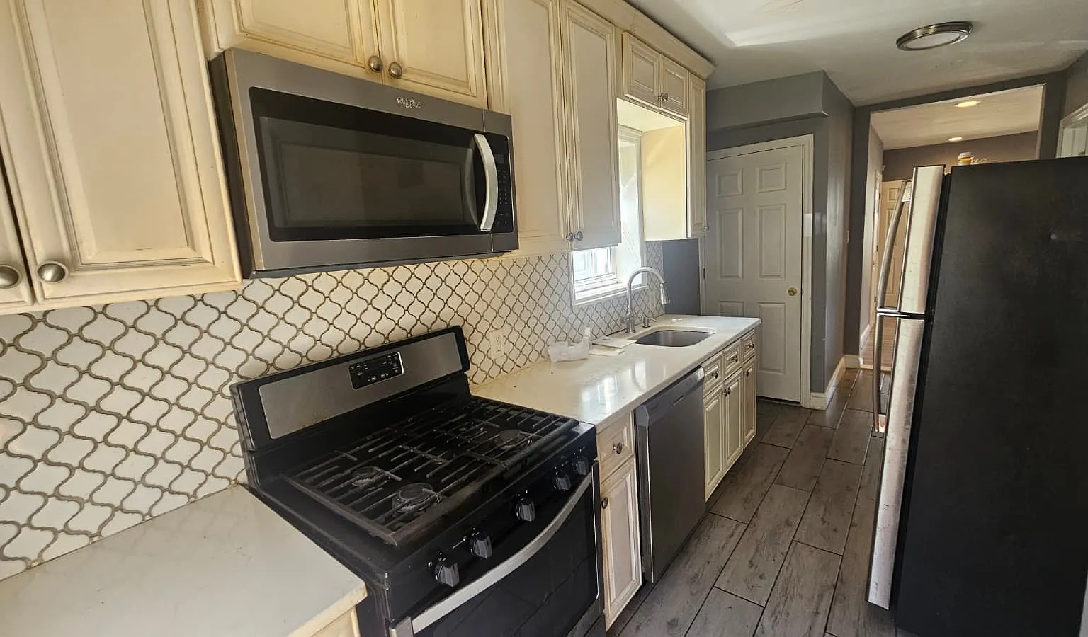 2 bed, 700 sqft, $2,600 — Photo 4