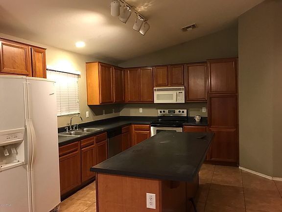 3rd image of 11913 W Port Royale Ln