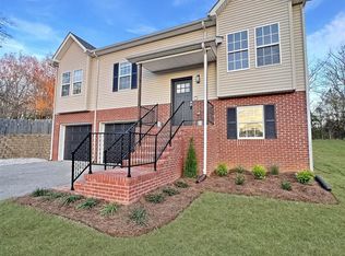 570 Clark Cir, Bowling Green, KY 42103