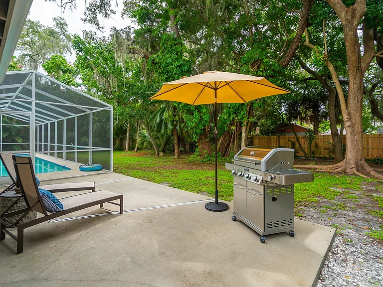 1010 Virginia Dr — Photo 28